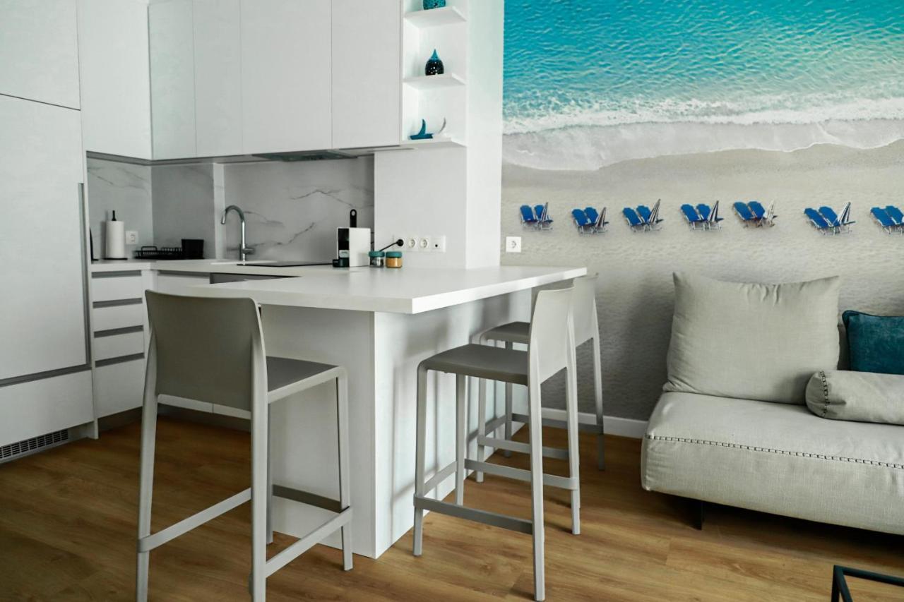 Renovated Apartment With Roof Garden Access, 15 M Walk To Acropolis Athen Exterior foto